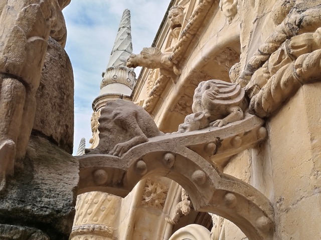 Mythical sea creatures from Monastero dos Jerónimos. Photo © Karethe Linaae